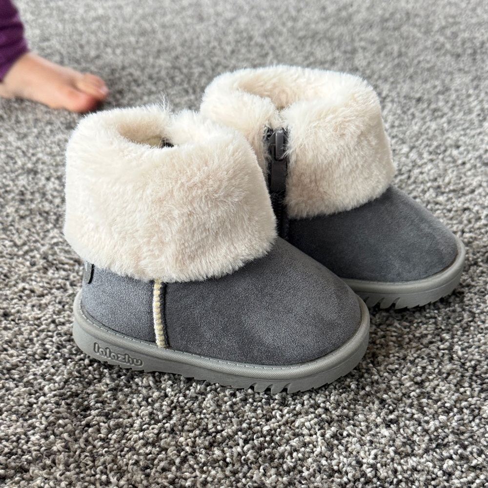 Cozy Gray Kids Boots with Faux Fur Lining